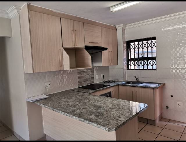 3 BEDROOM APARTMENT FOR SALE IN WITFIELD